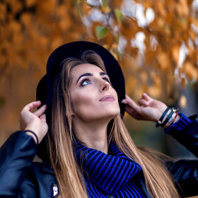 Flower Preservation Artist Kotryna Maldutytė from Seekretas - Artsyflower.com